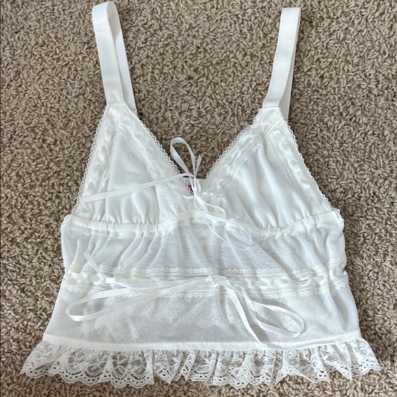 Edikted White Lace going out top - Picture 1 of 3